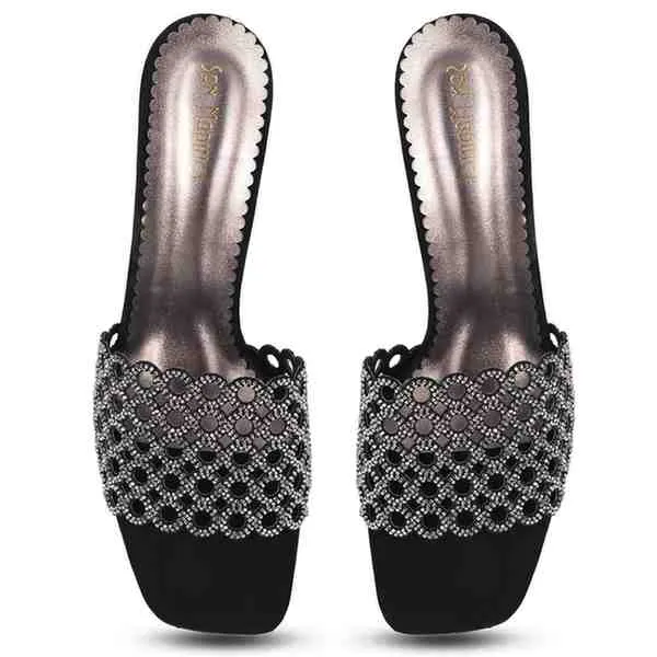 Zoya Heels